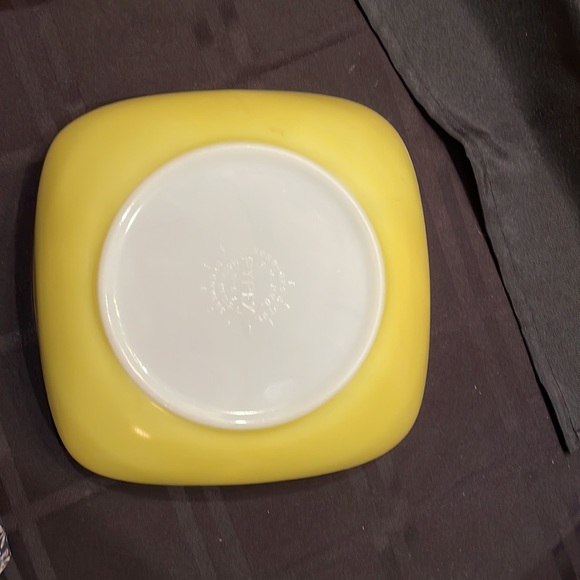 VINTAGE PYREX SQUARE MIXING HOSTESS SNACK BOWL 525B-025 2 1/2 QT - Picture 3 of 5